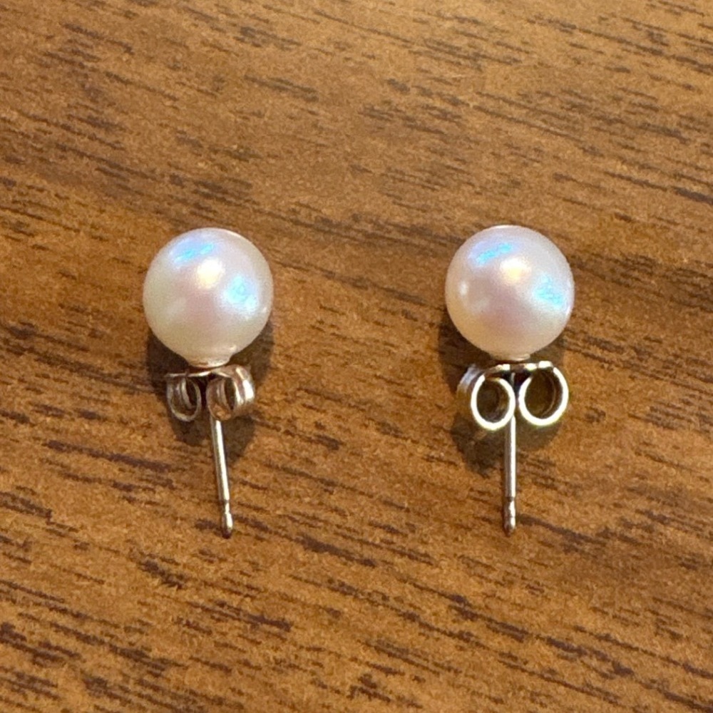 14K Yellow Gold 6mm White Cultured Pearl Stud Earrings Push Back Classic Fine